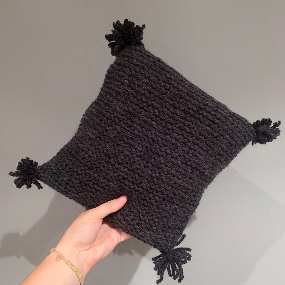 Handknit mini throw pillow - Picture 2 of 3